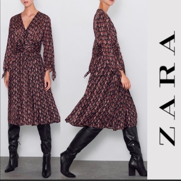 Zara Dresses & Skirts - Zara Floral Print Wrap V Neck Midi Dress